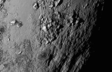 Плутон та його супутники продовжують дивувати вчених