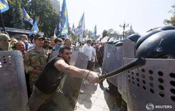 В СІЗО не дозволили передати книжки затриманому під ВР донецькому активісту В СІЗО не дозволили передати книжки затриманому під ВР донецькому активісту