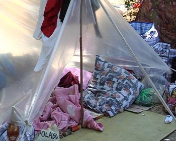 Роми в Одесі просять про допомогу: ми приїхали сюди із зони АТО Роми в Одесі просять про допомогу: ми приїхали сюди із зони АТО