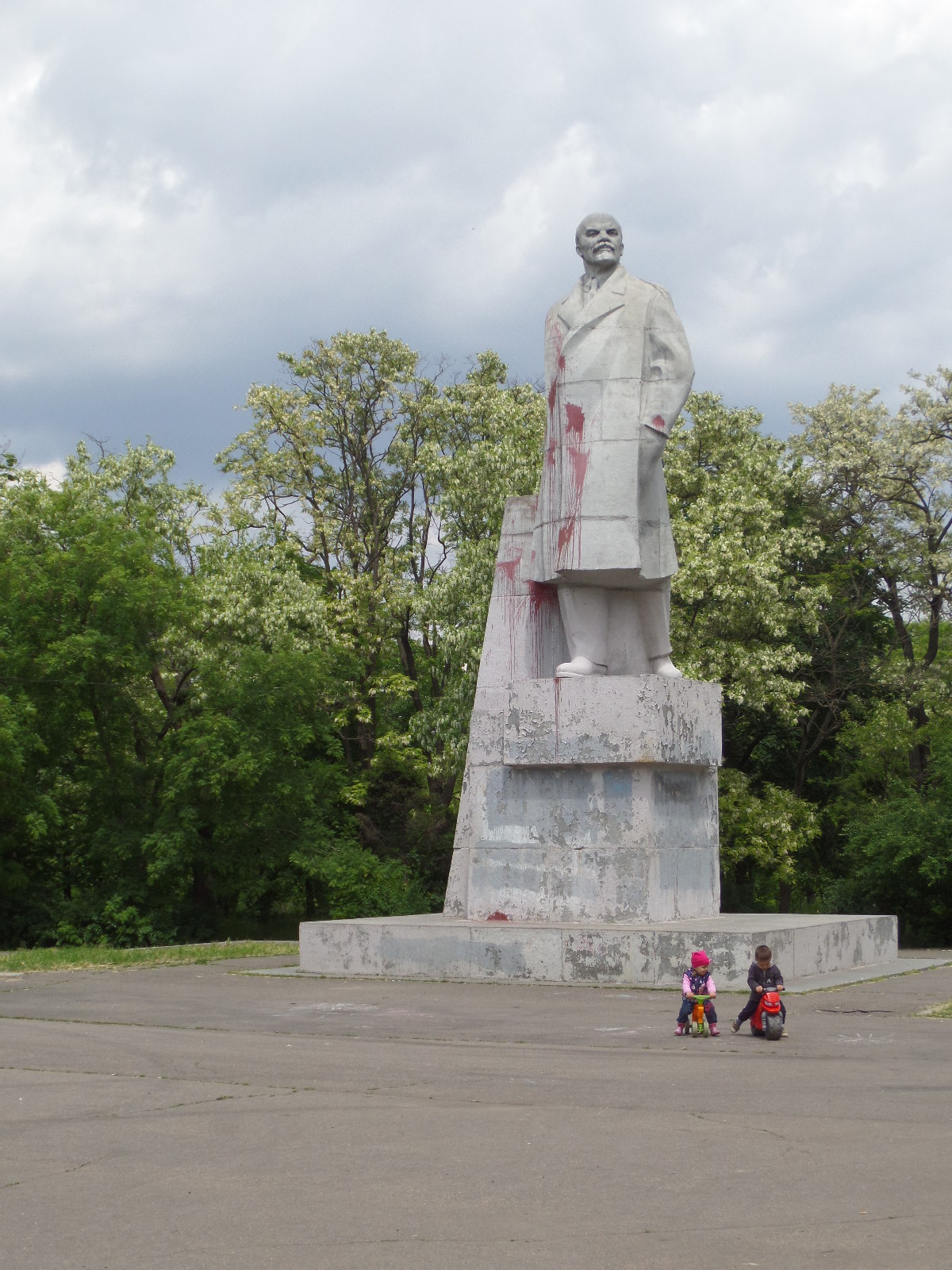 Чому в Одесі не можуть знести останнього Леніна?