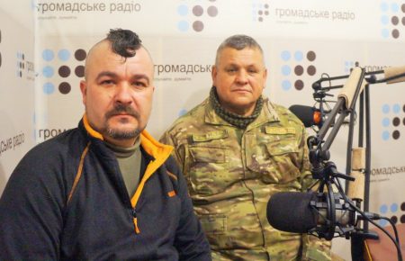 Каска убитого майдановца Виктора Чмиленко стала оберегом для военного в АТО