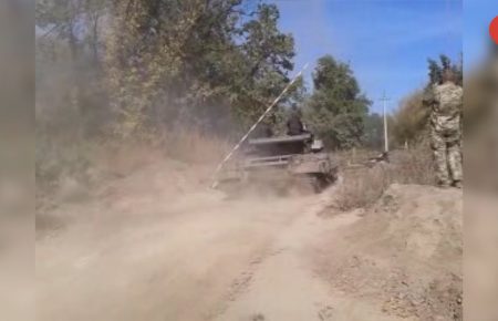ВСУ в селе Крымское отвели 10 танков от линии разграничения