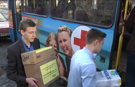 Діти у Дніпропетровську зібрали 35 тисяч гривень на ліки для бійців АТО
