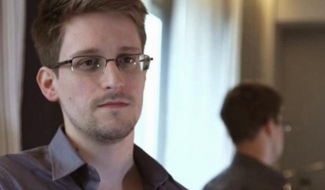 Сноуден хоче повернутися в США і готовий сісти у в'язницю Сноуден хоче повернутися в США і готовий сісти у в'язницю