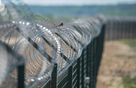 На Луганщине скоро появится «стена» на границе в РФ