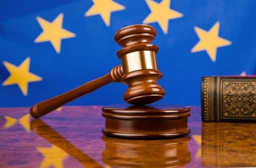 З Азарова та членів його уряду суд ЄС скасував санкції