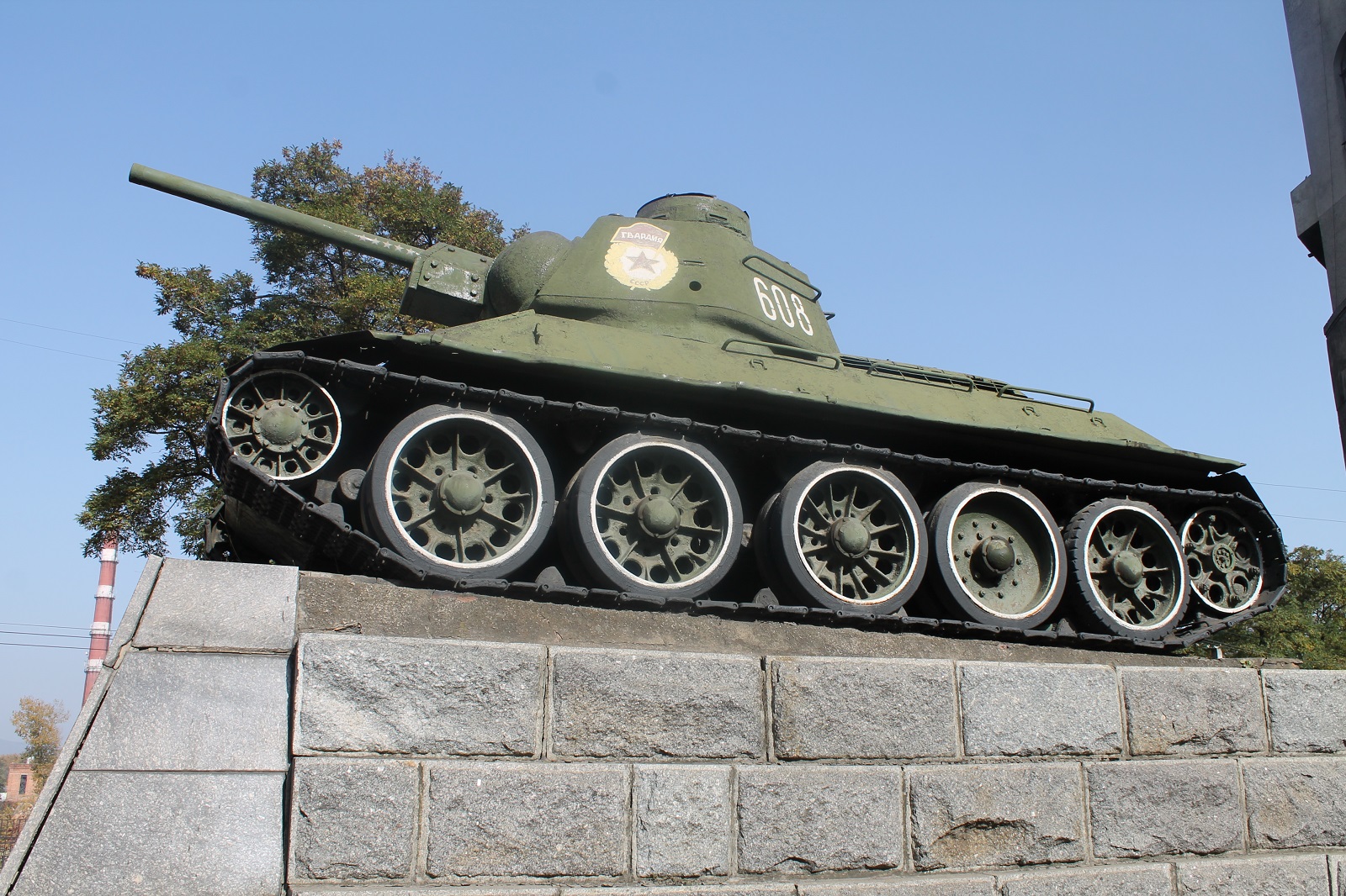 Радянський танк у Чернівцях активісти пропонують демонтувати