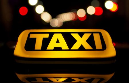 Севастопольські таксисти вимушені їздити нелегально