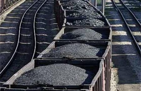 Кабмин согласовал схему вывоза угля из АТО через Россию
