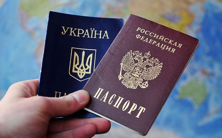 Крымчан с новыми российскими паспортами не пускают в Украину