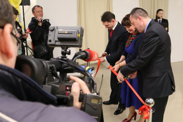 Угорщина відкрила візовий центр у Львові