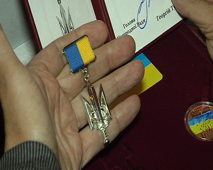 Волонтери в Одесі вручили бійцям нагороди «Народний герой України»