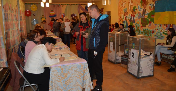На одній з дільниць Ужгорода вибори можуть визнати недійсними На одній з дільниць Ужгорода вибори можуть визнати недійсними