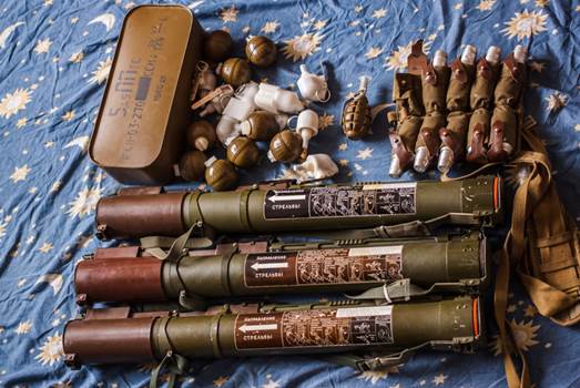 СБУ знайшла схованку з гранатометами поблизу Щастя на Луганщині