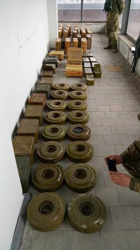 У Луганській області СБУ виявила велику схованку зброї