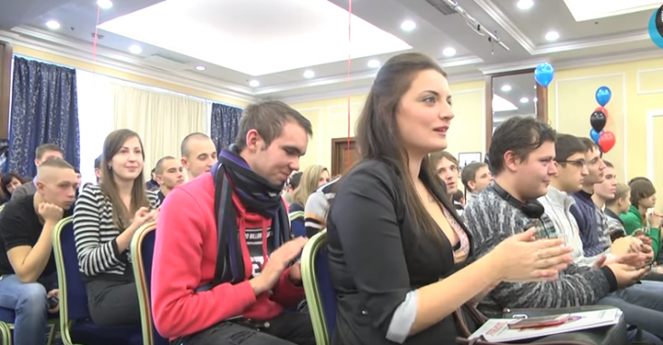 Донецьк: Пушилін привітав юних «Захаровців», Захарченко проти такої назви Донецьк: Пушилін привітав юних «Захаровців», Захарченко проти такої назви