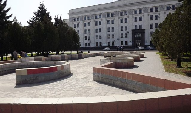 У Луганську хочуть прибрати найновіший фонтан міста У Луганську хочуть прибрати найновіший фонтан міста