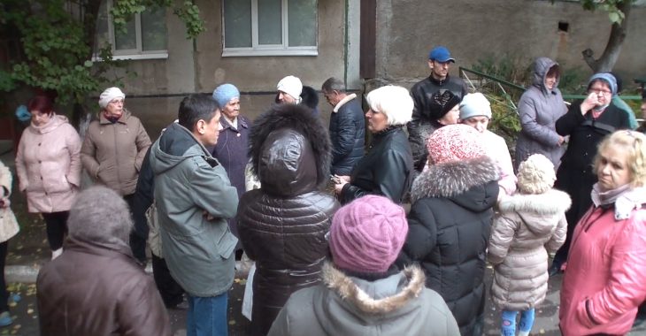 Мешканців багатоповерхівки в Костянтинівці ошукали на 80 тисяч гривень Мешканців багатоповерхівки в Костянтинівці ошукали на 80 тисяч гривень