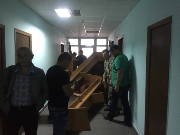 В Одесі забарикадували суд, що випускає росіянина у справі «2 травня»