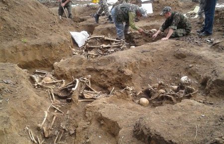 Біля Слов'янська відкопали братську могилу від січня 1942 року