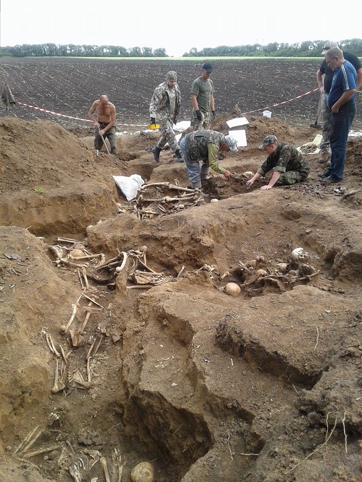 Біля Слов'янська відкопали братську могилу від січня 1942 року