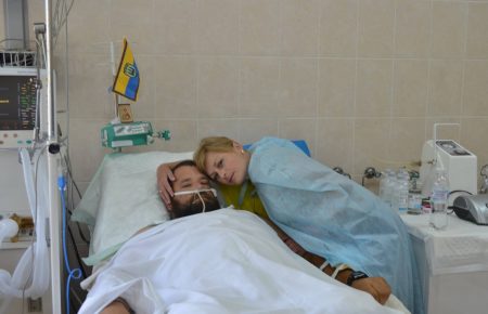 Боєць із Сумщини залишився без ніг від важких поранень під Мар'їнкою