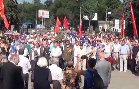 Сьогодні на мітингу в Донецьку людей знову лякали НАТО — відео