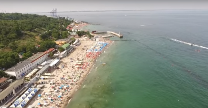 «Автомайдан» з дрону відзняв пляжі Одеси для кримчан — відео «Автомайдан» з дрону відзняв пляжі Одеси для кримчан — відео