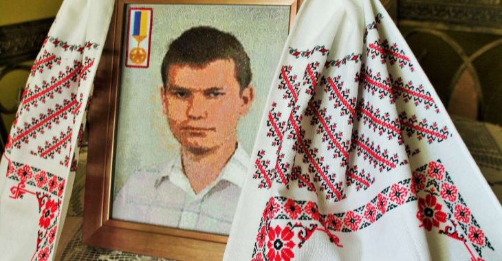 У Бахмуті вирішили назвати школу в честь загиблого в Донецьку патріота У Бахмуті вирішили назвати школу в честь загиблого в Донецьку патріота