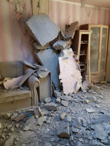 З'явились фото розтрощеної квартири в Донецьку