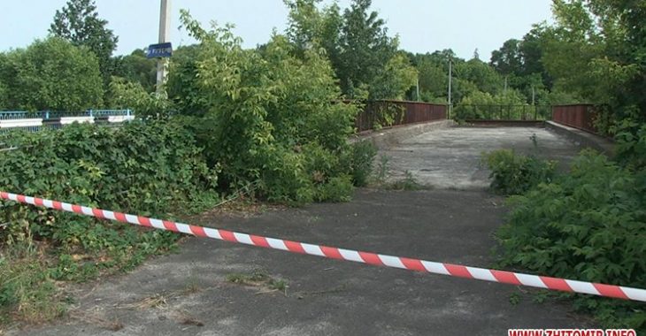 Селяни з Житомирщини вважають військових причетними до вибуху на мосту Селяни з Житомирщини вважають військових причетними до вибуху на мосту