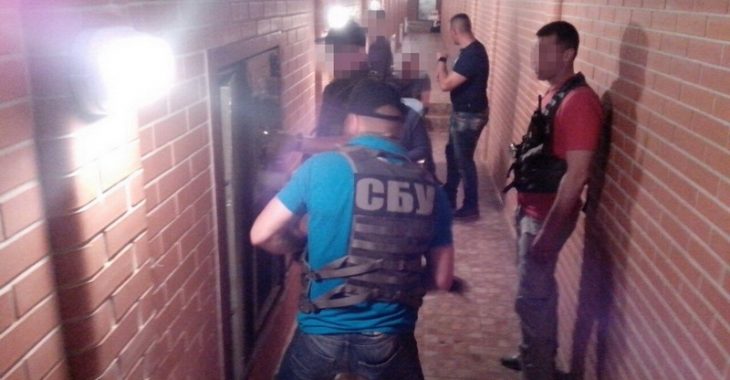 Обшук у заступника голови Миколаївщини: мережа тунелів і сейфи із золотом Обшук у заступника голови Миколаївщини: мережа тунелів і сейфи із золотом