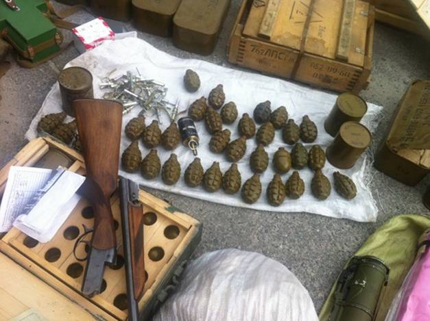 Вогнемет та 38 гранатометів: у запорізького самооборонівця вилучили арсенал армійської зброї