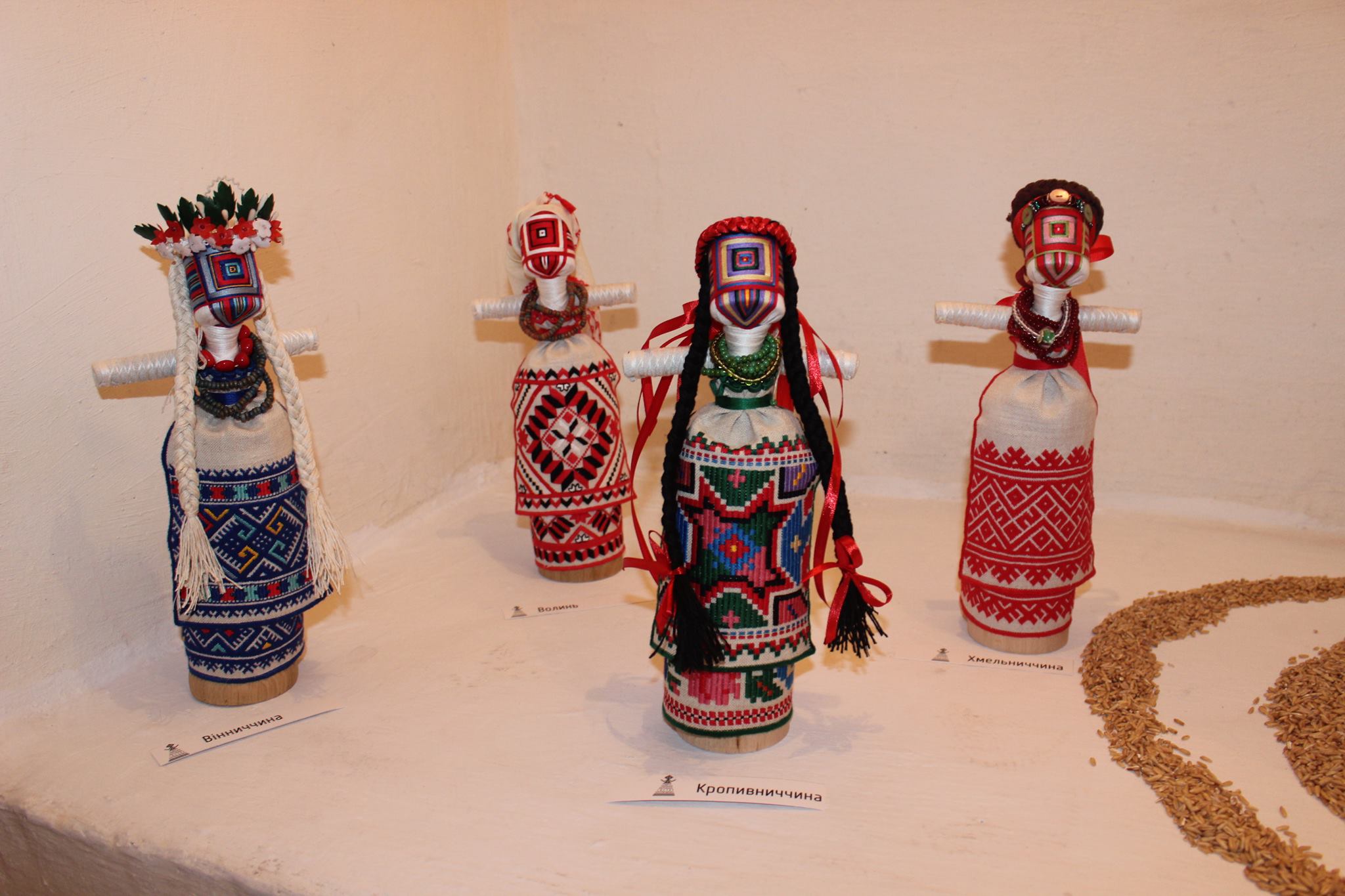 «25 сестер Незалежності» від майстринь-лялькарок презентували в Києві