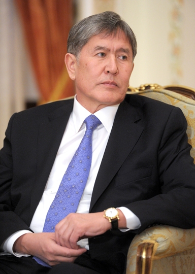 Президент Киргизстану заспівав про кохання — відео
