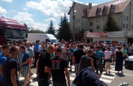 Спека, протести й сутички — як на Львівщині пережили блокування кордонів