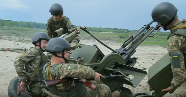 Як ґартуються українські військові - яскраве відео з навчань у центрі "Десна" Як ґартуються українські військові - яскраве відео з навчань у центрі "Десна"