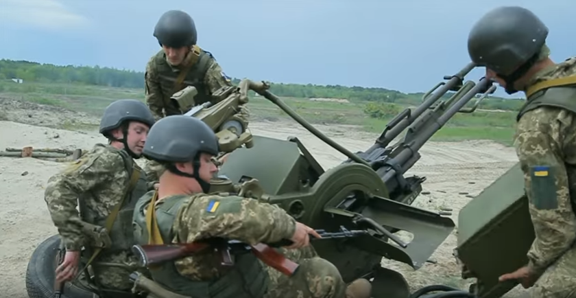 Як ґартуються українські військові - яскраве відео з навчань у центрі "Десна"