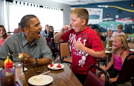 Два різні президенти: підбірка цікавих фото Обами і Порошенка