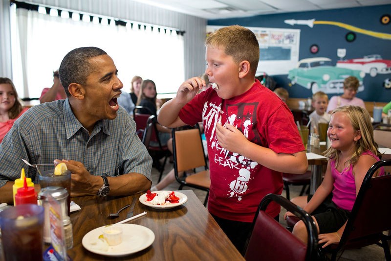 Два різні президенти: підбірка цікавих фото Обами і Порошенка