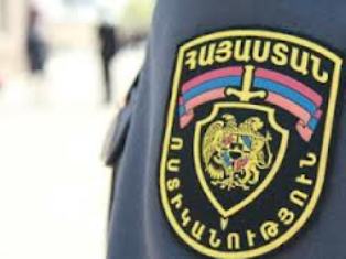 В Ереване снайпер застрелил полицейского возле захваченного участка полиции