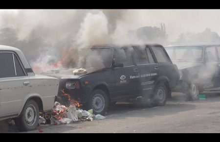 На админгранице с Крымом горели машины, фото