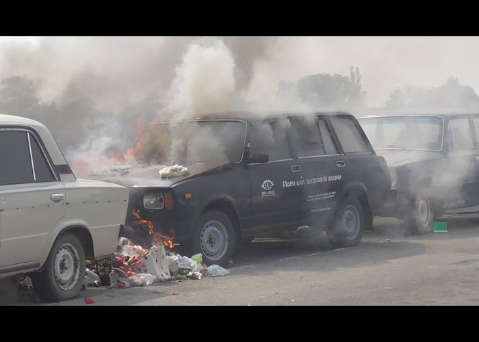 На админгранице с Крымом горели машины, фото