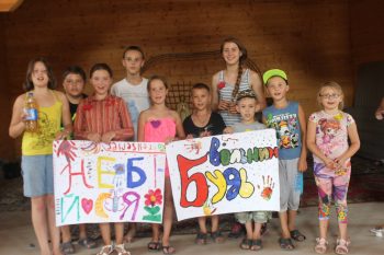Хтось хоче стати будівельником, щоб відбудувати Донбас, — волонтер про дітей Хтось хоче стати будівельником, щоб відбудувати Донбас, — волонтер про дітей