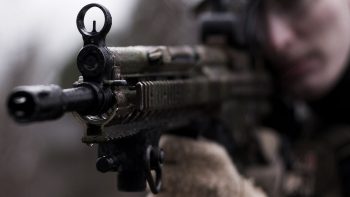 Хто вербує дітей на війну на Донбасі? Хто вербує дітей на війну на Донбасі?