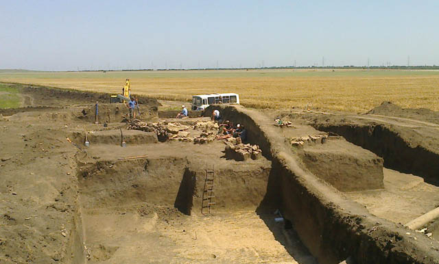 У Криму російські археологи відкопали частину античної фортеці — фото
