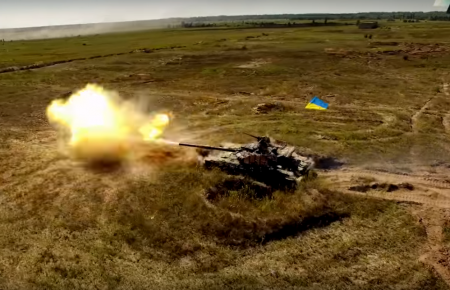 Як проходять навчання українських танкістів — відео з дрону