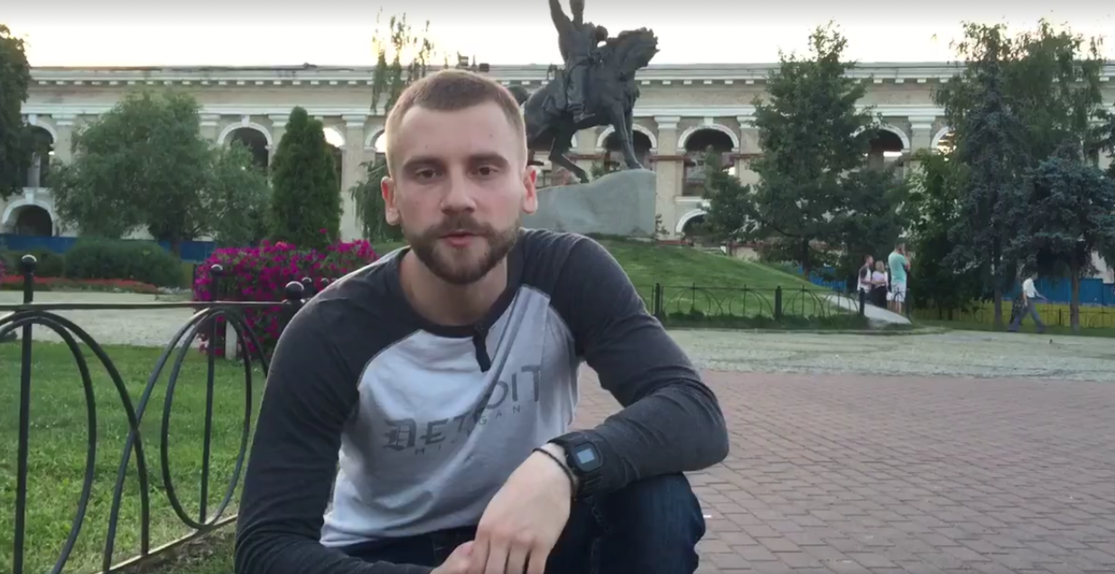 Українські бійці віджимаються у флешмобі ветеранів війни США — відео
