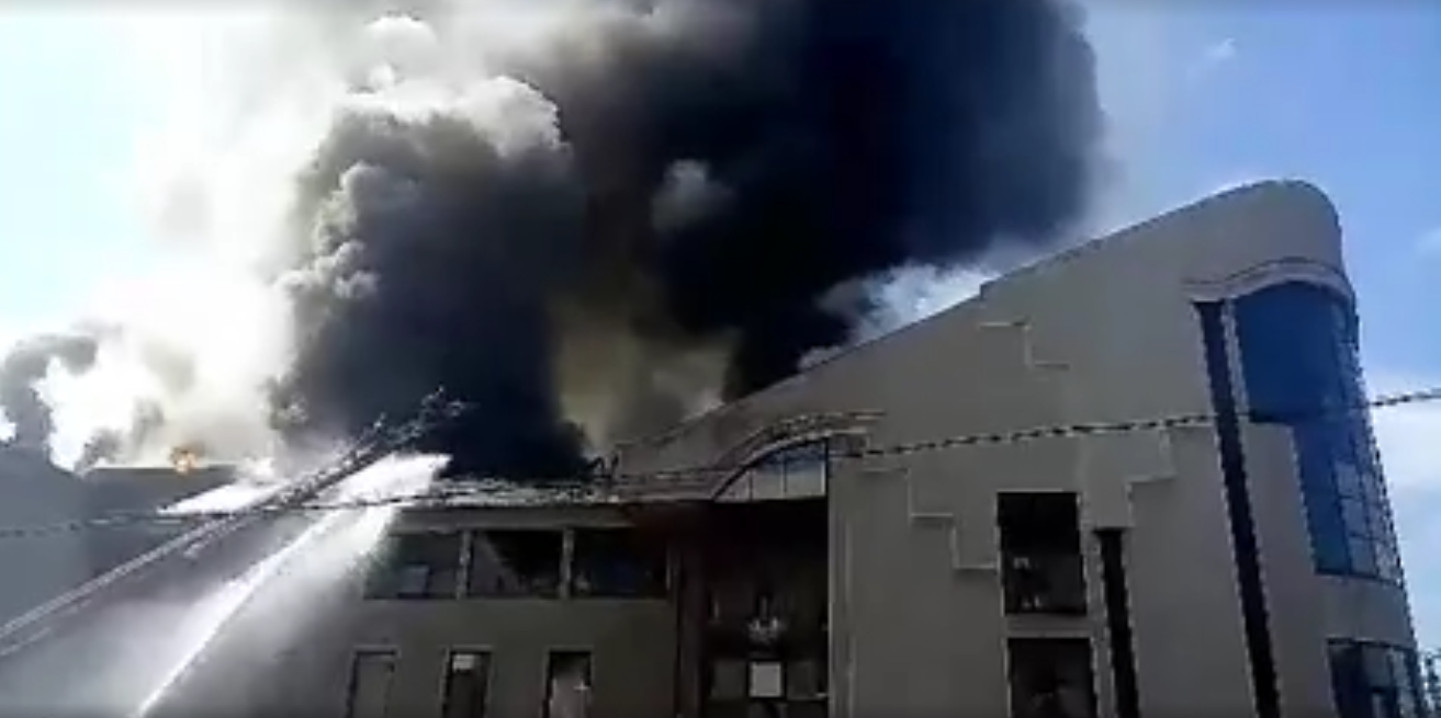 У Донецьку горить будівля офісу Сергія Тарути — відео