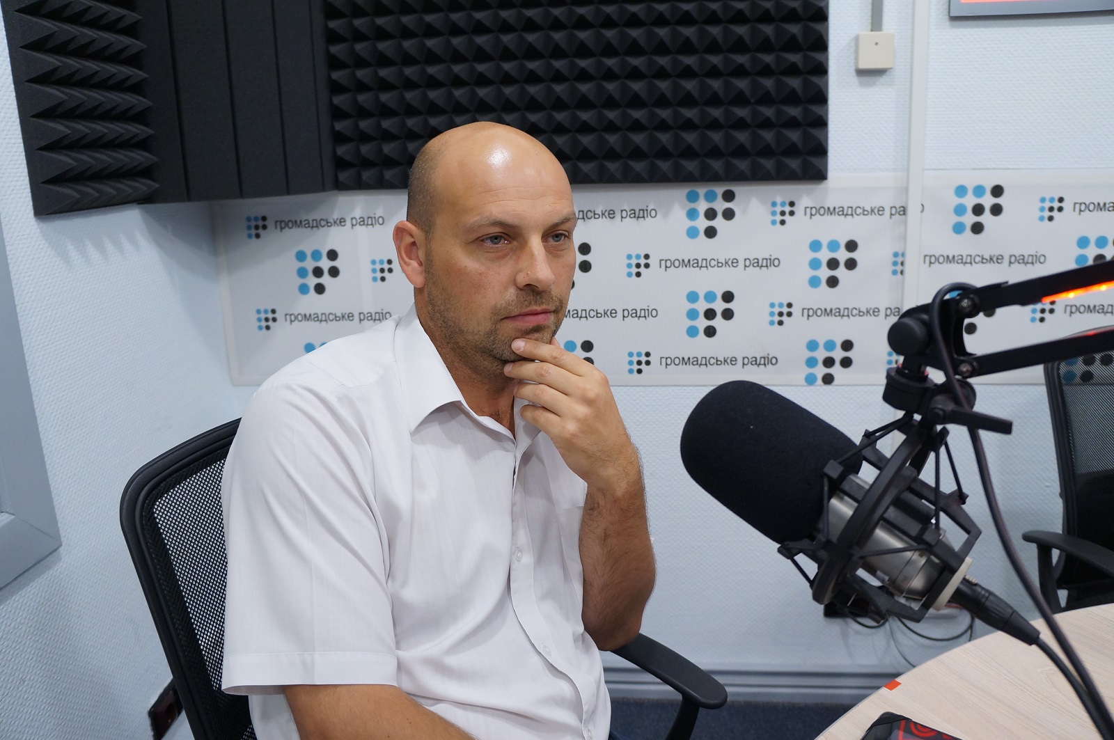 Чи потрібен діалог з окупованим Донбасом — відповідають журналісти